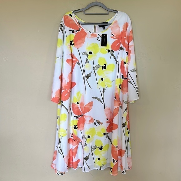 Lane Bryant Dresses & Skirts - NWT Lane Bryant vibrant white coral floral trapeze dress 3/4 sleeves Plus 18/20